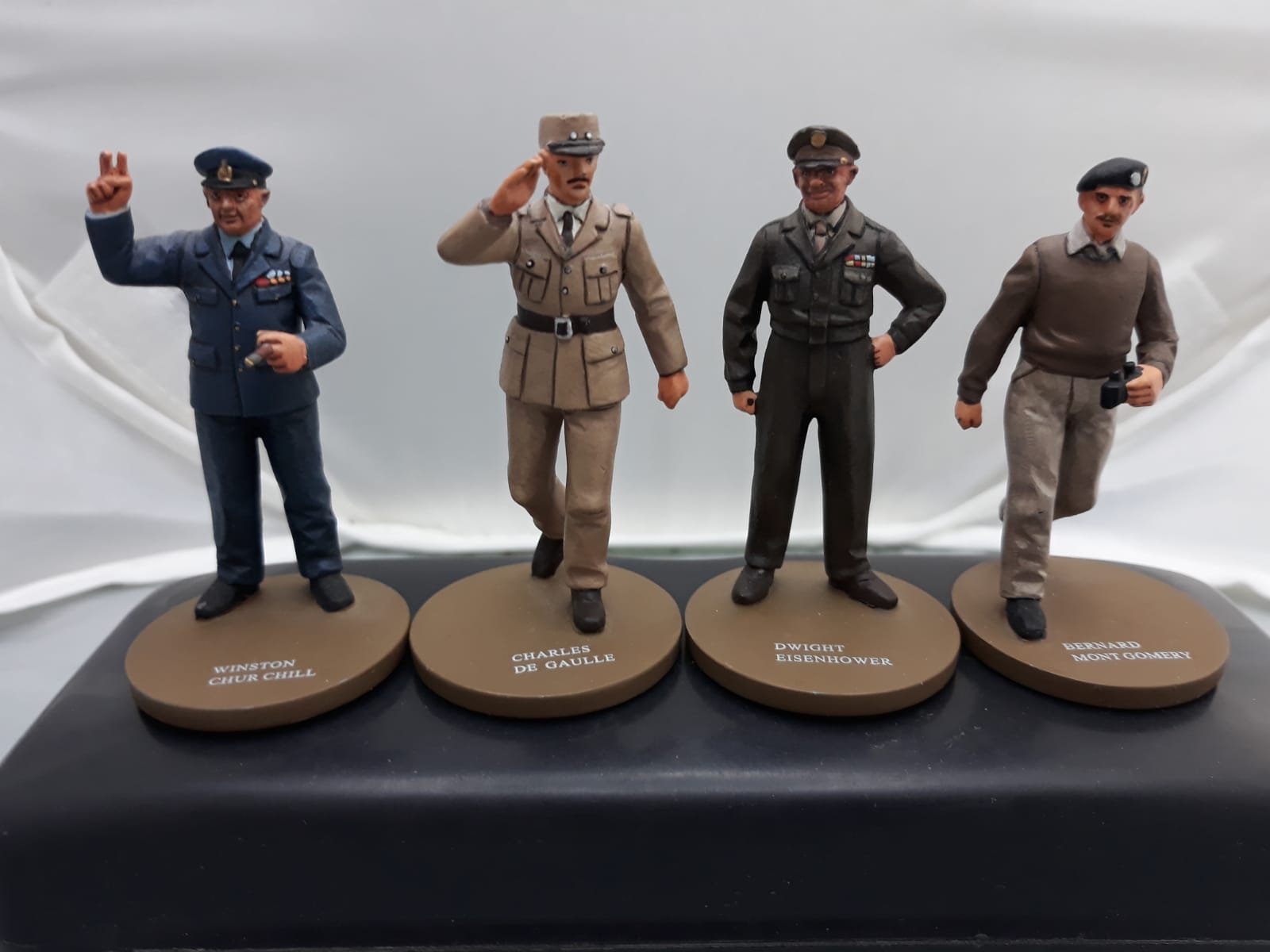 Oryon 1/35 kursun figür set. Montgomery, De Gaulle, Churchill, Eisenhower