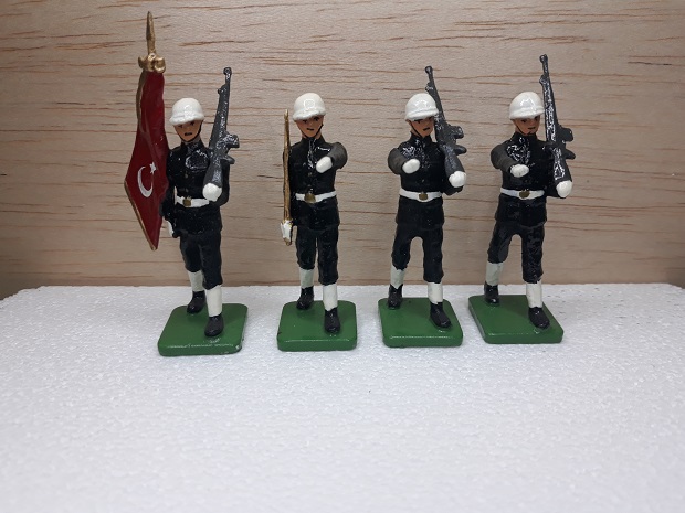 1/35 ölçek Kurşun Asker Anıtkabir Tören Kıtası havacılar