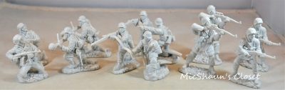 TSSD 1/32 Figure WWII German Elite Troops Set #11 Light Gray