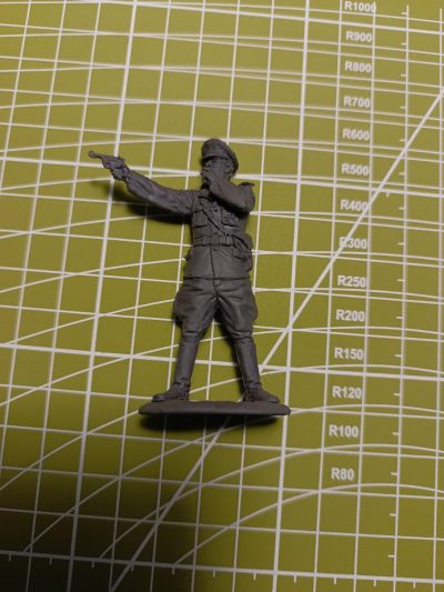 Hanomak 1/32 Figure German Infantry Officer With Gun